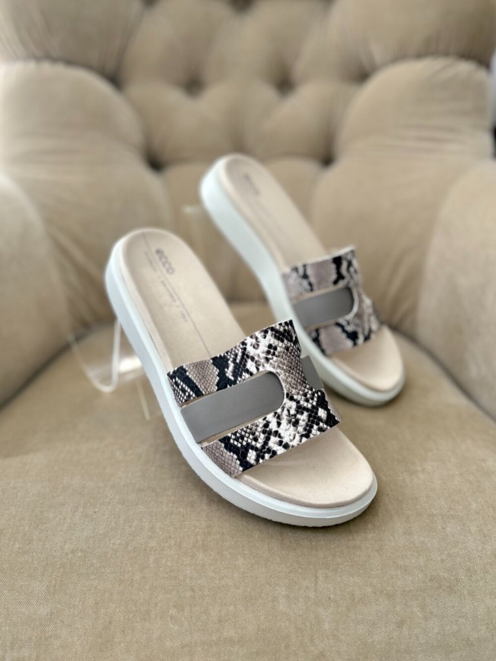 NEW Auth ECCO Women's FLOWT OASIS Snake Embossed Leather Slides - Picture 2 of 7